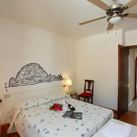 아파트 Sleeps 4